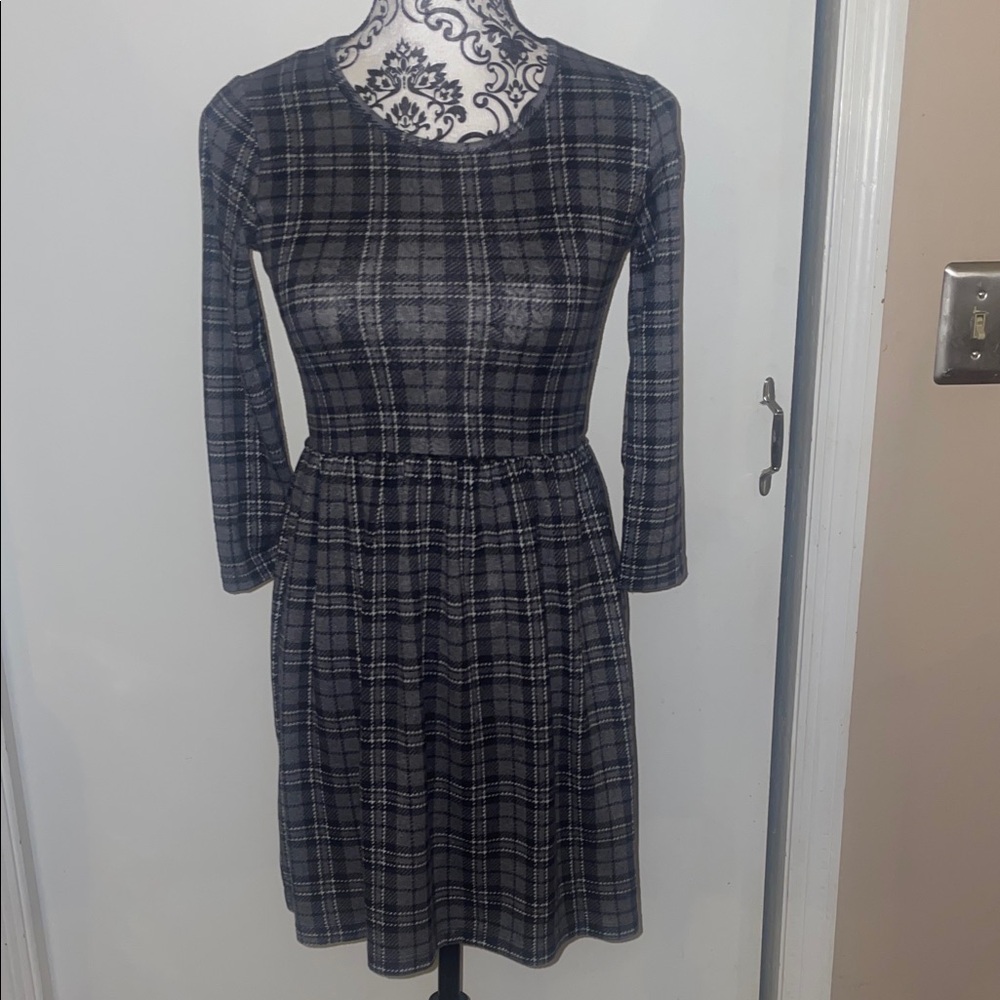 Polly & Esther Black and Gray Plaid Long Sleeve Dress
